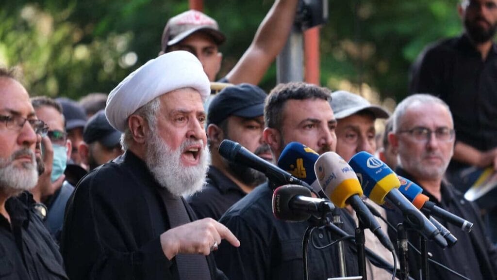 Der neue Hisbollah-Chef Naim Qassem bei einer Rede im September