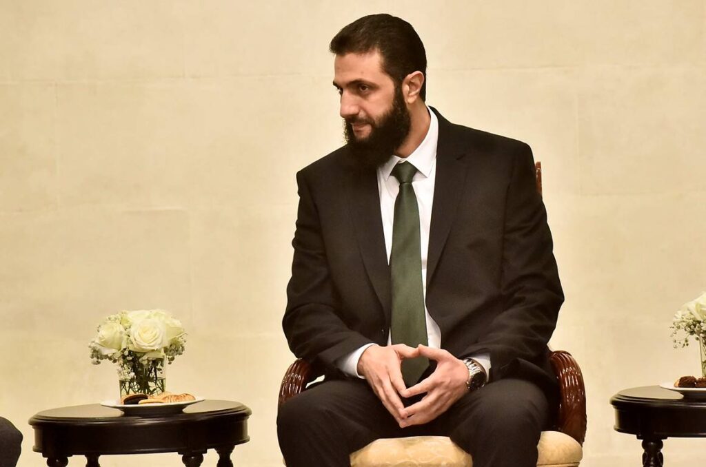 Ahmed al-Sharaa, Chef der HTS-Miliz, stellte seine Pläne für die Neuordnung Syriens vor. (© imago images/UPI Photo)