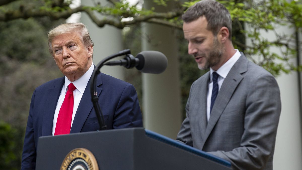 Donald Trumps Sondergesandter für Geiselfragen, Adam Boehler, bei einer Pressekonferenz