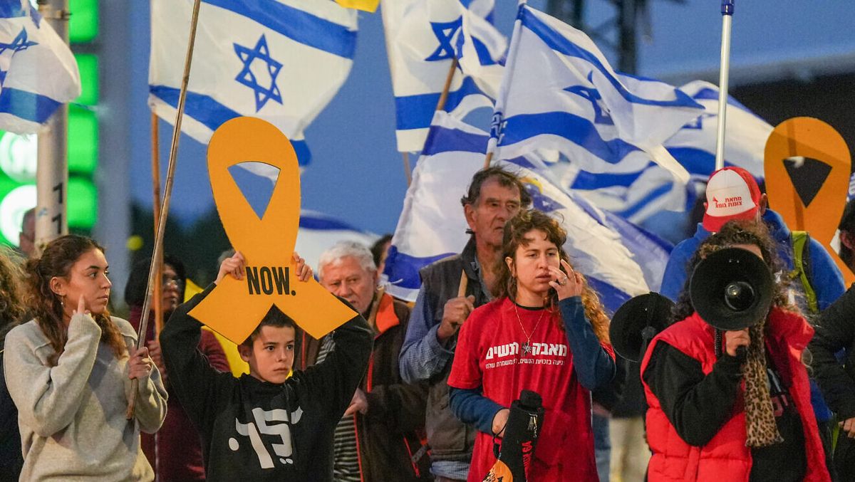 Israelis demonstrieren für die Freilassung der Gazastreifen festgehaltenen Geiseln