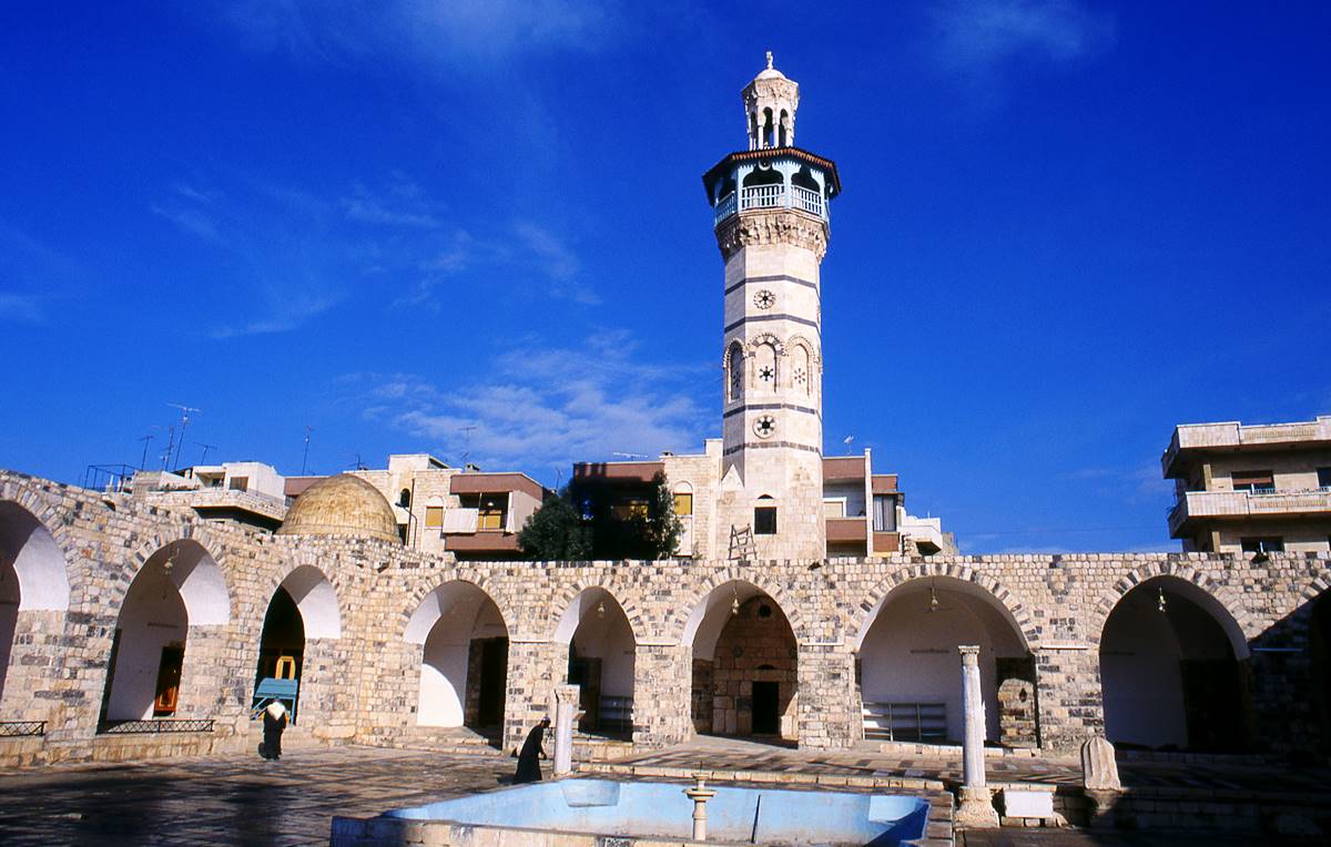 Auch die Große Moschee in Hama wurde im Zuge der Niederschlagung des Muslimbrüder-Aufstandes und dem anschließenden Massaker schwer beschädigt. (© imago images/UIG)