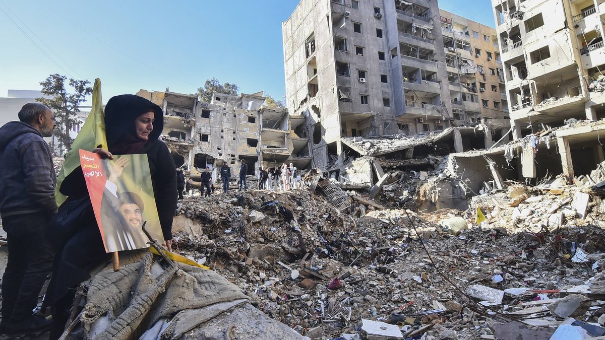 Bombenkrater über dem Bunker, in dem Hisbollah-Chef Hassan Nasrallah getötet wurde