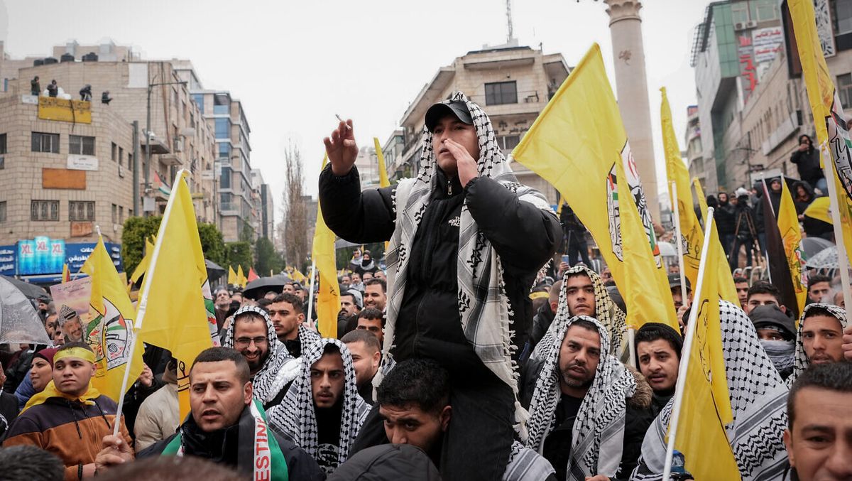 Anhänger der Fatah-Fraktion von Mahmud Abbas bei einem Aufmarsch in Ramallah