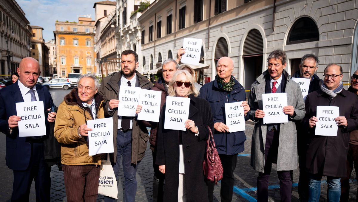 Demonstration in Italien für die Freilassung der im Iran als Geisel gehaltenen Journalistin Cecilia Sala