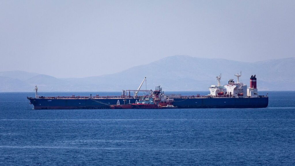 Schiff-zu-Schiff-Transfers gehören zu den Taktiken, mit denen der Iran seinen Ölschmuggel verschleiert