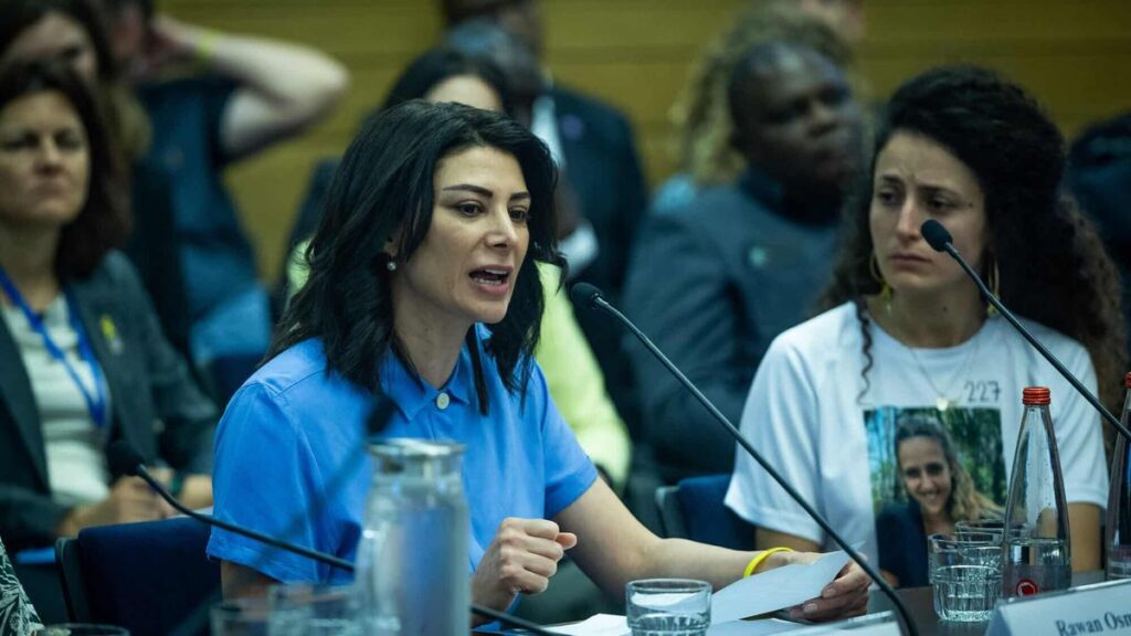 Von der Hisbollah-Unterstützerin zur Friedensaktivistin: Rawan Osman bei einer Konferenz zu sexueller Gewalt als Kriegswaffe in der Knesset in Jerusalem
