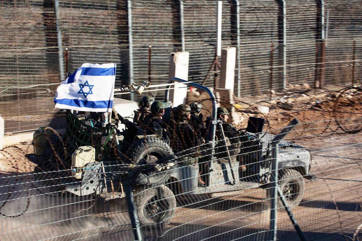 Israelische Soldaten auf der syrischen Seite der Golanhöhen. Wird Israel zur Schutzmacht für Syriens Drusen? (© imago images/NurPhoto)