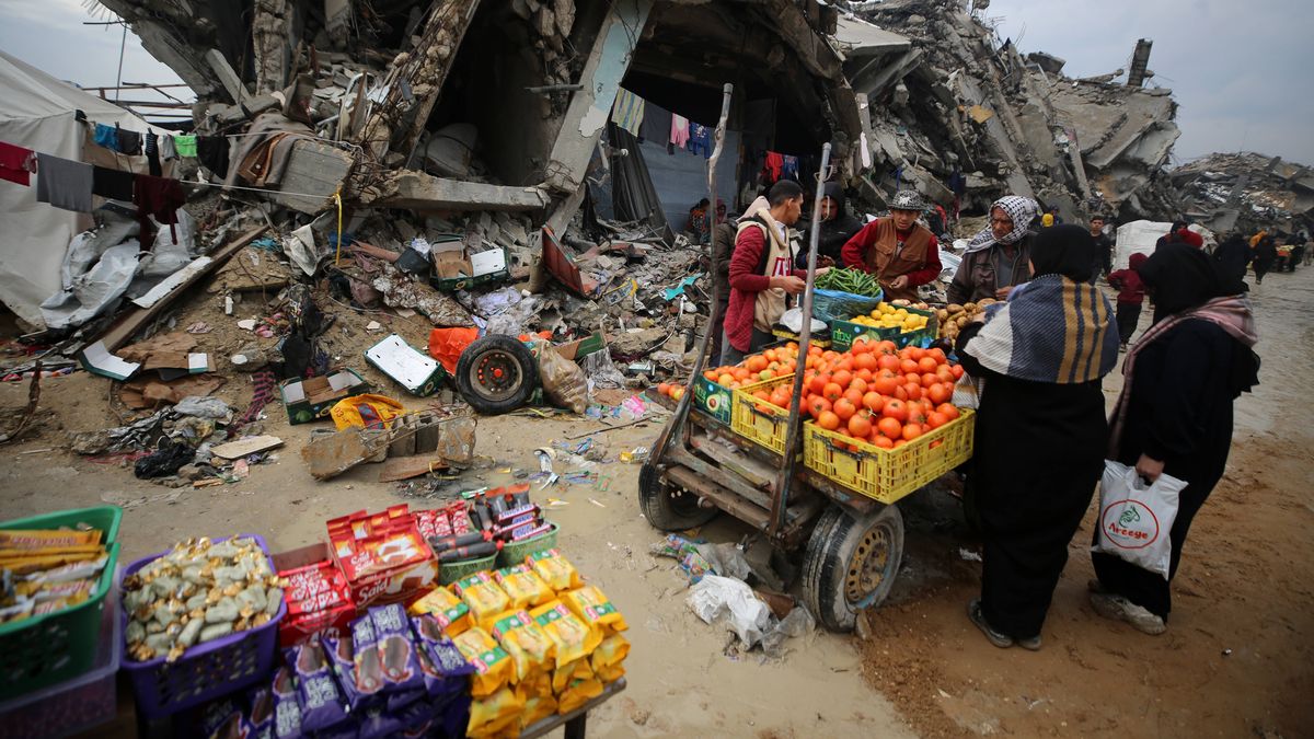 Lebensmittelmarkt um kriegszerstörten Dschabaliya in Gaza