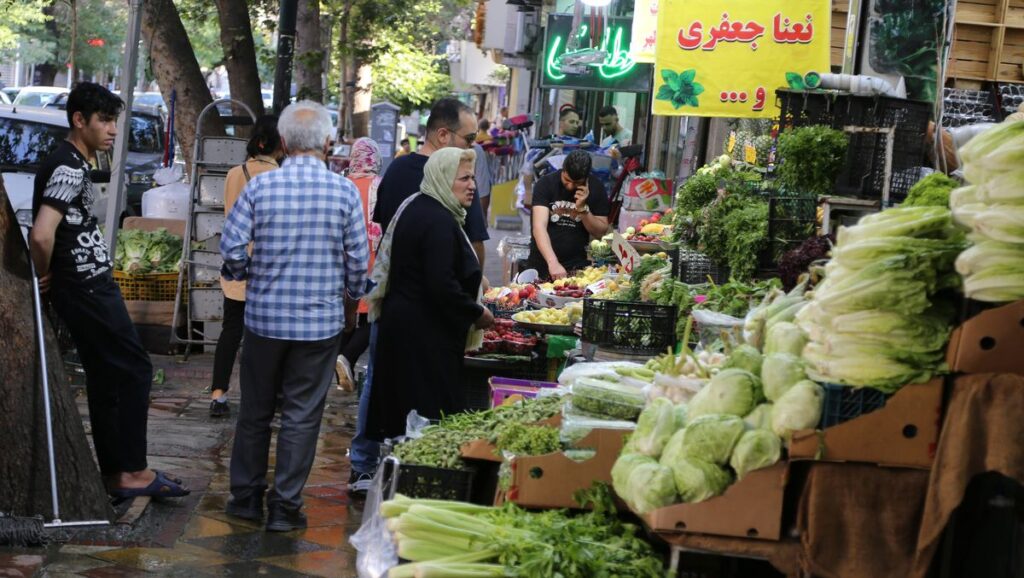 Während das Regime Unsummen für Terror ausgibt, werden für Iran Grundnahrungsmittel zum Luxusgut