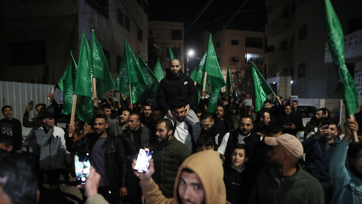 Mörder gehen nach Katar ins Exil: Palästinenser in Hebron feiern einen der von Israel freigelassenen Terroristen