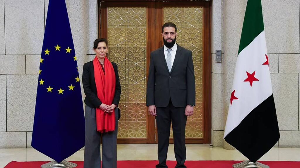 Ahmed al-Sharaa mit der EU-Kommissarin für Resilienz, humanitäre Hilfe und Krisenmanagement, Hadja Lahbib