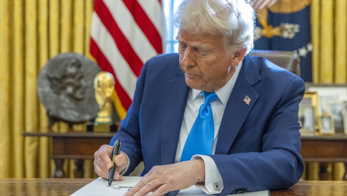 US-Präsident Trump unterschriebt Durchführungsverordnung gegen den Iran