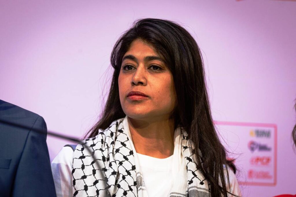 Legitimiert Hamas-Terror: die französische EU-Abgeordnete Rima Hassan. (© imago images/SOPA Images)