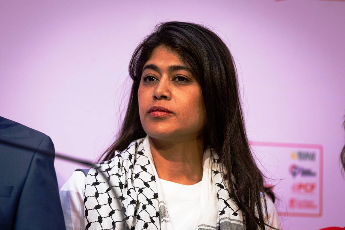 Legitimiert Hamas-Terror: die französische EU-Abgeordnete Rima Hassan. (© imago images/SOPA Images)