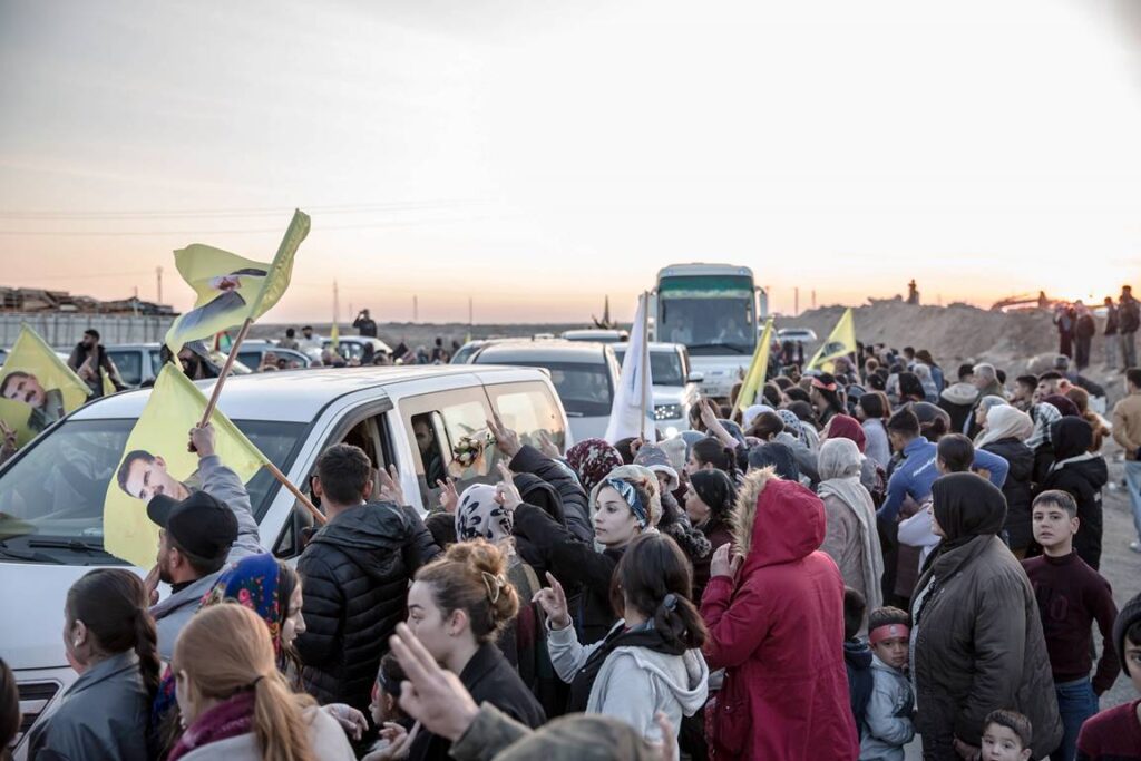 Syrische Kurden protestieren gegen türkische Angriffe. (© imago images/SOPA Images)