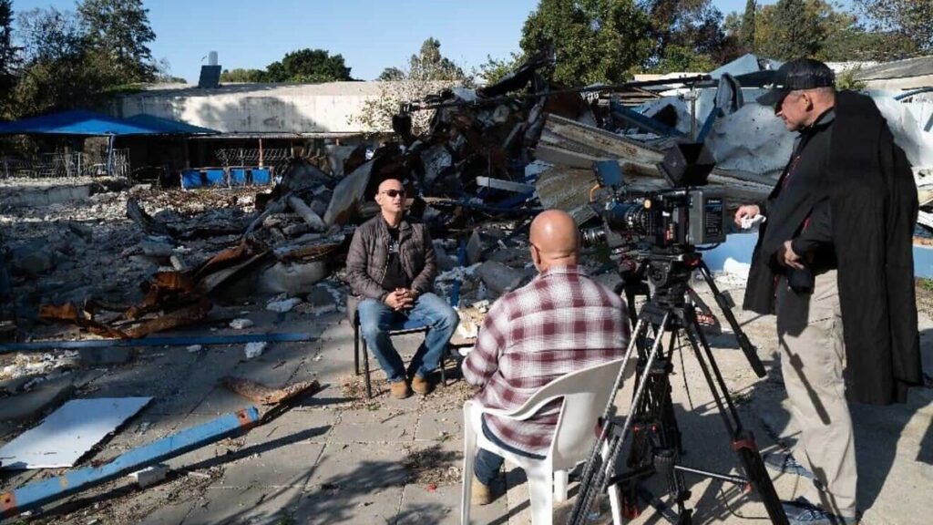Interview mit dem lateinamerikanischen Israeli Hugo Wolag im von der Hamas überfallenen Kibbuz Be‘eri