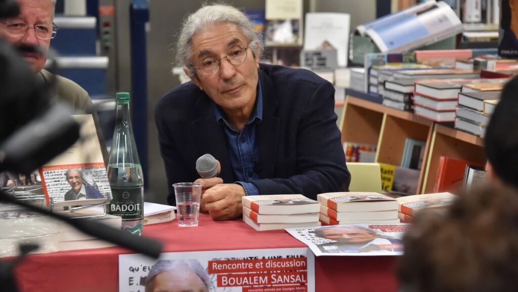 Der Schriftsteller Boualem Sansal bei einer Lesung in Paris