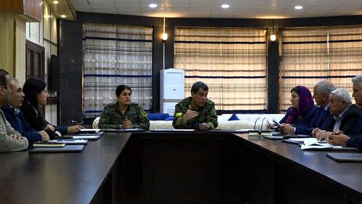 Treffen zwischen der PYD und der ENKS in der kurdischen Stadt Qamlishi im Nordosten Syriens