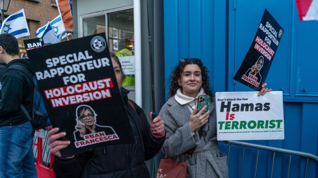 Protest gegen UN-Sonderberichterstatterin Francesca Albanese in London