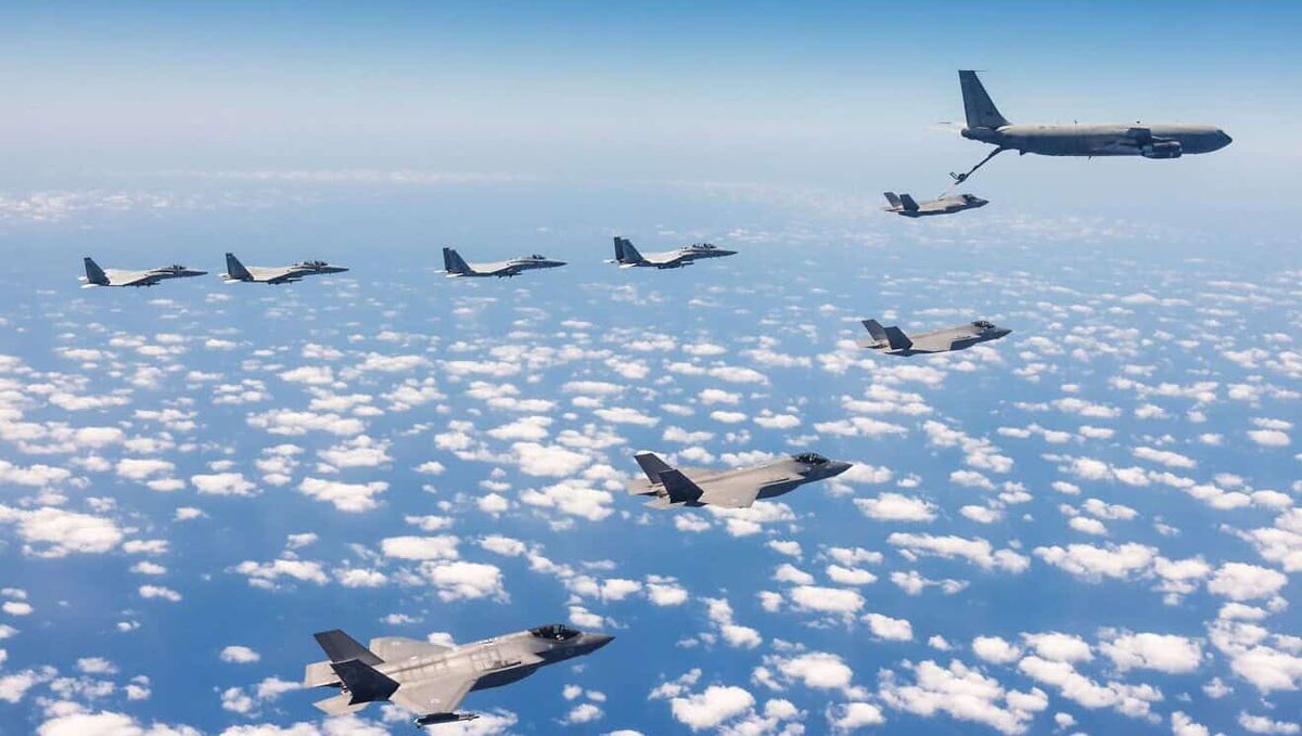 Bei einem Manöver für Langstreckeneinsätze übt die Israelische Luftwaffe das Auftanken in der Luft