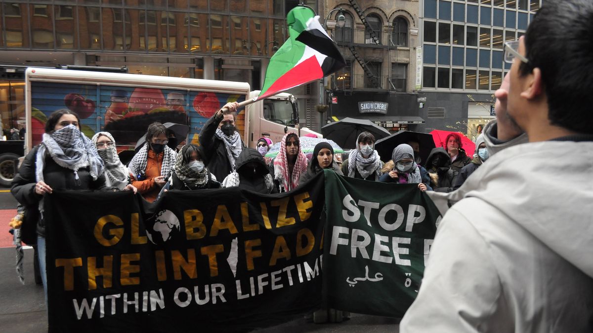 Pro-palästinensisch? Solidaritätsdemonstration mit Mahmoud Khalil unter dem Slogan »Globalize the Intifada«