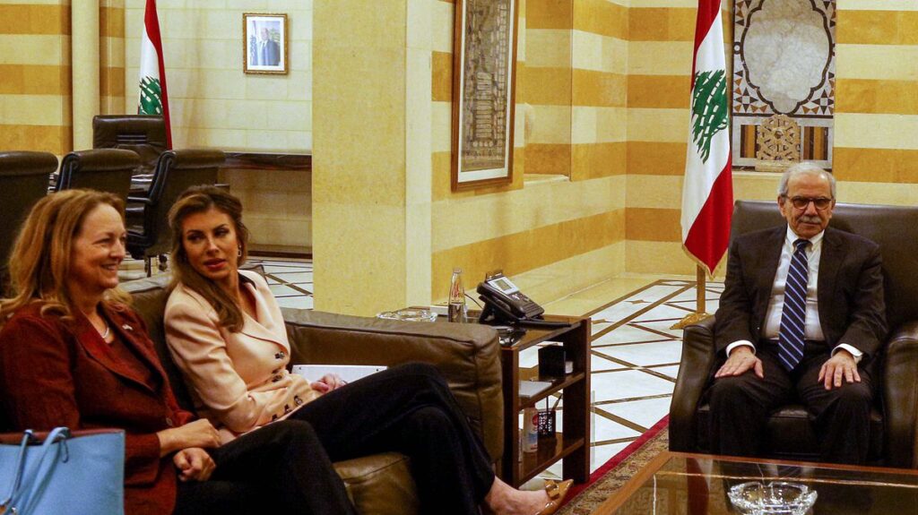 Druck auf Hisbollah: US-Gesandte Morgan Ortagus bei Treffen mit dem Libanons Premierminister Nawaf Salam