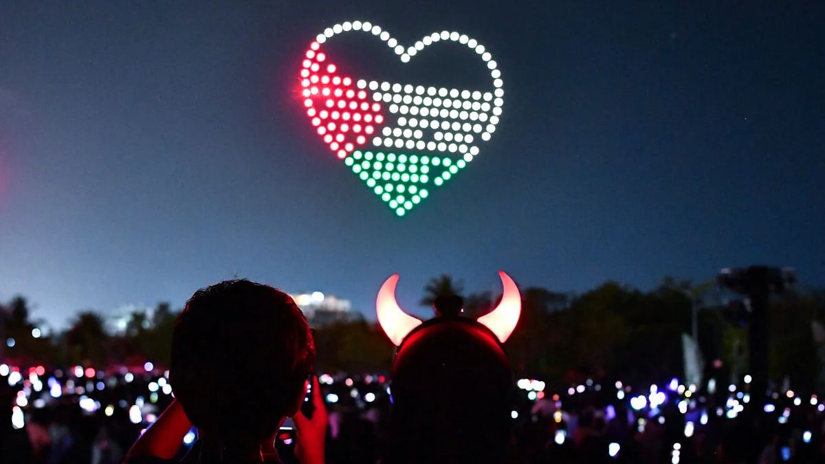 Drohnenshow zum Ende des islamischen Fastenmonats Ramadan auf den Malediven