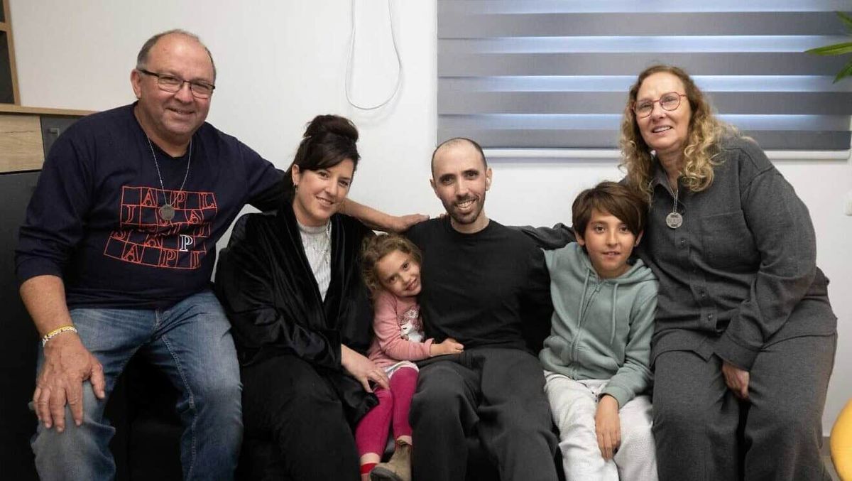 Tal Shohams (mi.) Familie wurde von der Hamas bedroht und eingschüchtert