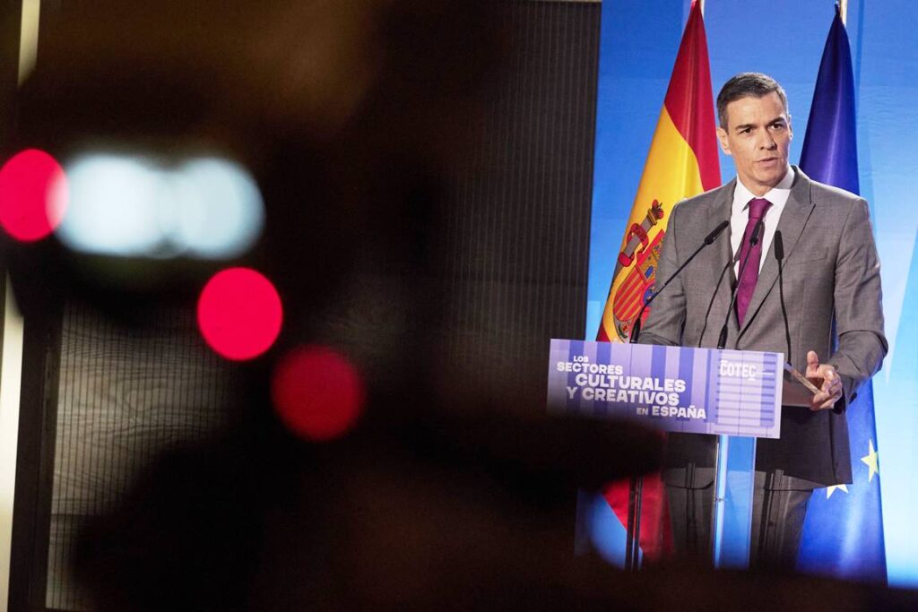 Der spanische Premier Pedro Sánchez ist nur einer von vielen, denen die Abneigung gegen Israel über simple Logik obsiegt. (© imago images/Europa Press)