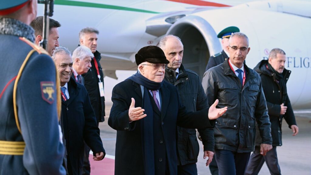 PA-Präsident Mahmud Abbas trifft in Moskau ein