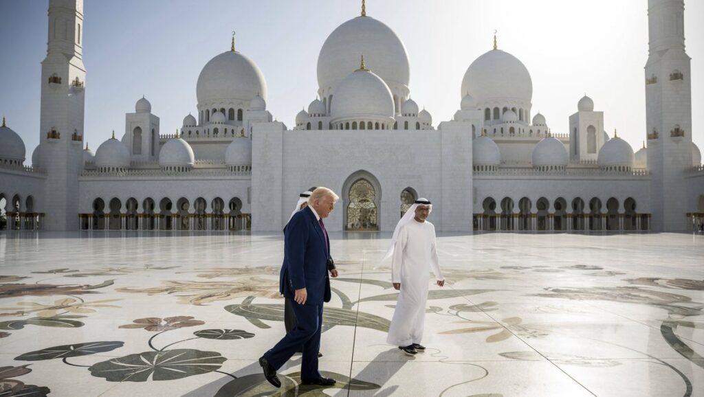 US-Präsident Trump besucht mit dem Kronprinz der VAE die große Moschee von Abu Dhabi