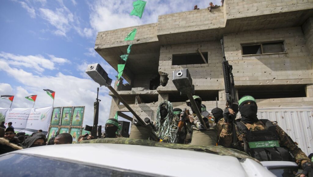 Die Hamas terrorisiert Israel und unterdrückt jede Opposition gegen in Kurs in Gaza