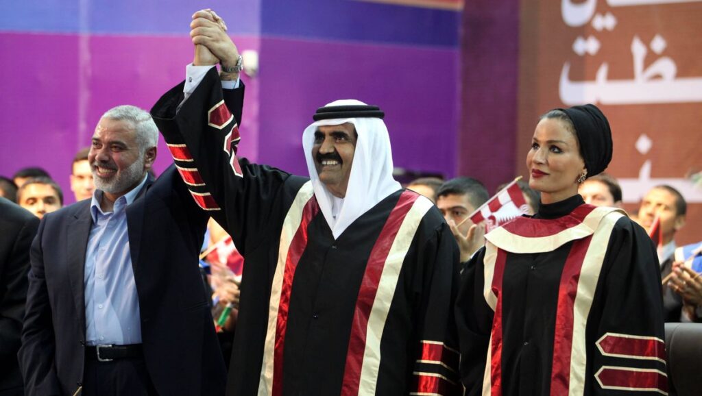 Der ehemalige Hamas-Politbüro-Chef Ismail Haniyeh mit Katars Emir Hamad bin Khalifa al-Thani