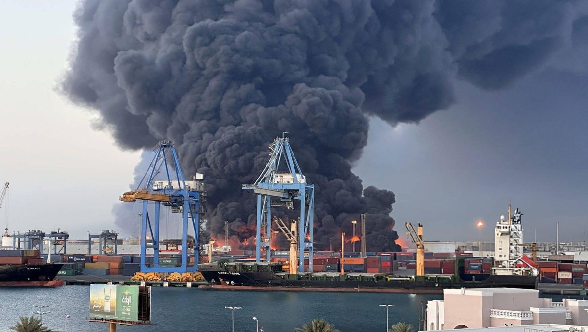Explosion nach einem Drohnenangriff auf den Hafen von Port Sudan