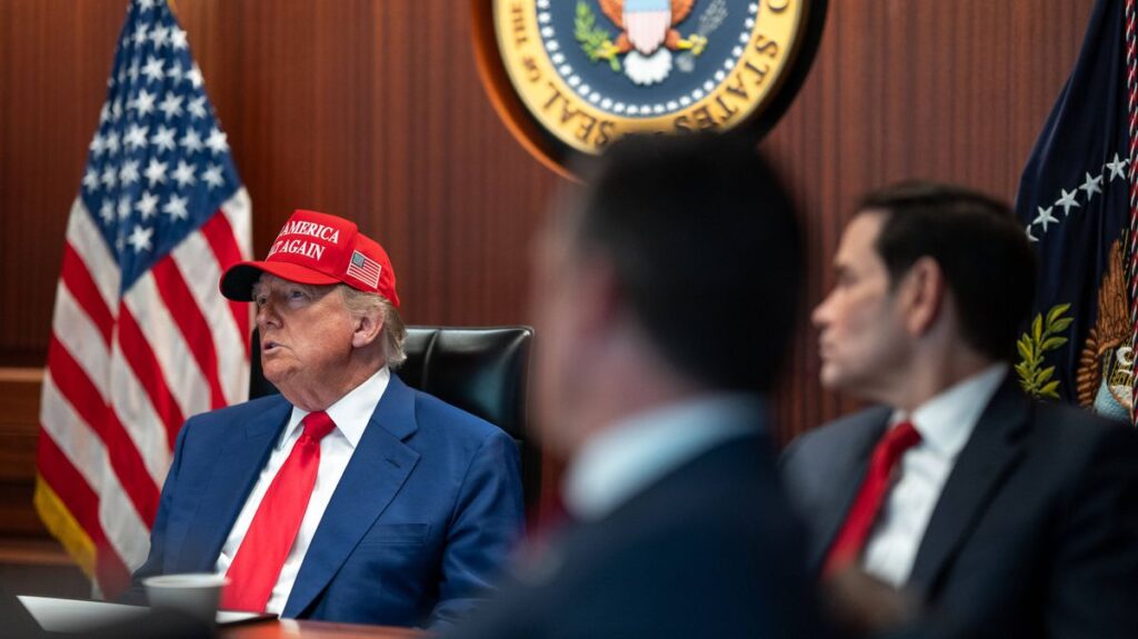 Präsident Trump und Außenminister Rubio während des Angriffs des US auf das iranische Atomprogramm