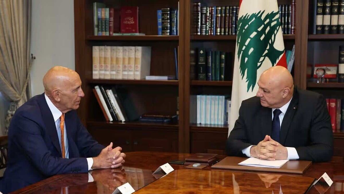 Der US-Gesandte Thomas Barrack mit dem libanesischen Präsidenten Joseph Aoun
