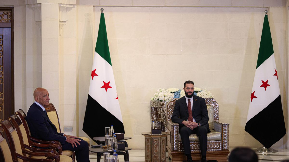 US-Sondergesandter Tom Barrack mit Syriens Präsidenten Ahmed al-Sharaa