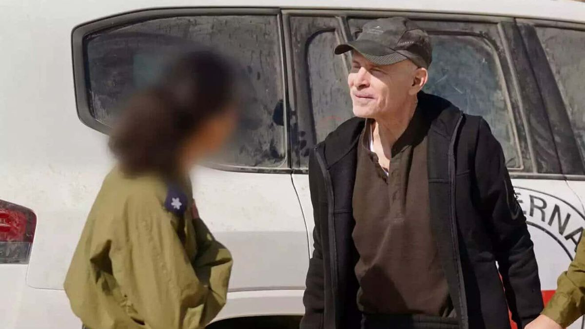 Die ehemalige Hamas-Geisel Keith Siegel bei seiner Rückkehr nach Israel