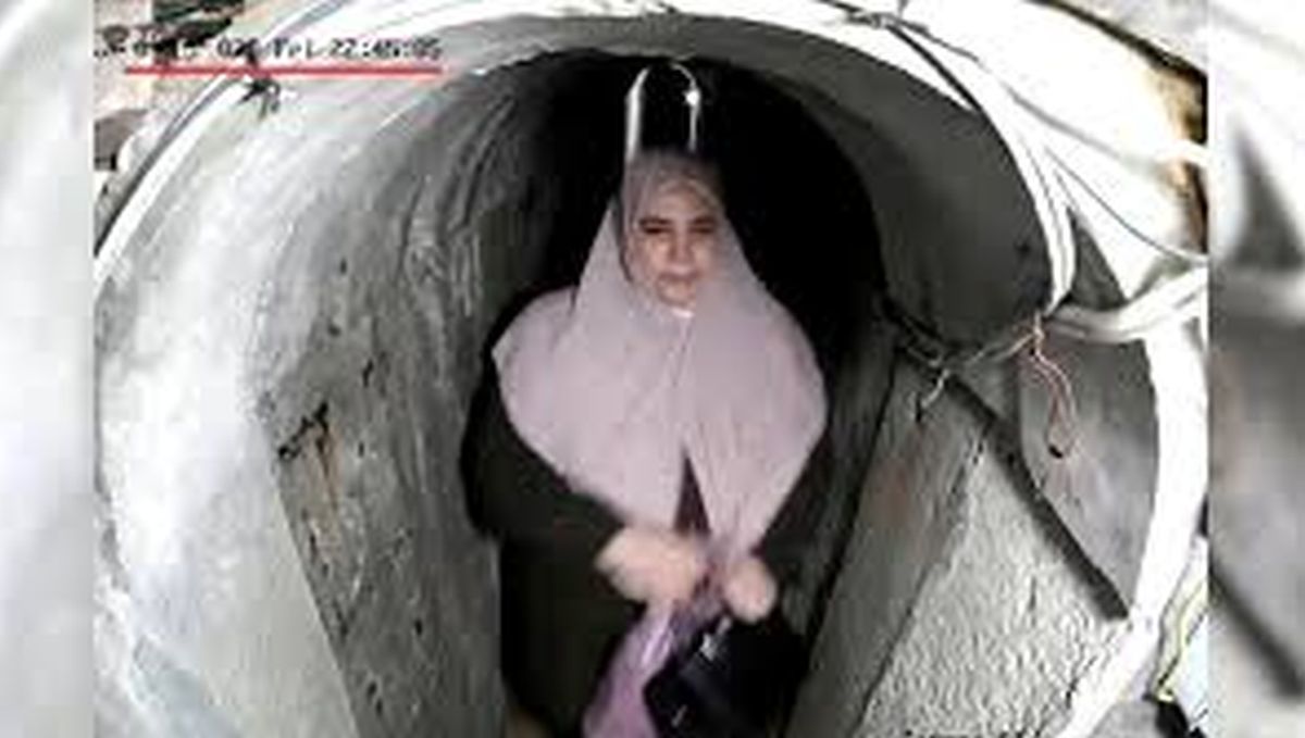 Sinwar-Witwe Samar Abu Zamer in einem Tunnel der Hamas im Gazastreifen