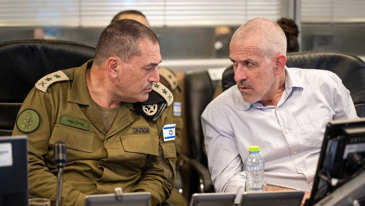 Israel Stabschef Eyal Zamir mit dem Shin-Bet-Chef Ronen Bar