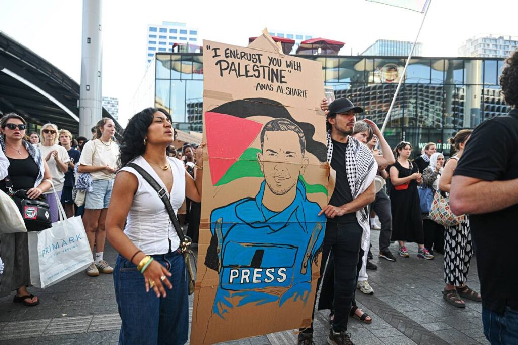 Glorifizierung eines Hamas-Terroristen im holländischen Utrecht. (© imago images/Anadolu Agency)