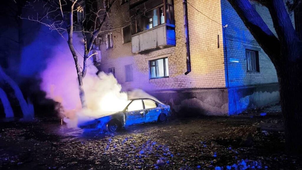 Schäden nach dem Einschlag einer russischen Drohne, wahrscheinlich iranischer Bauart, in der Ukraine. (© imago images/Anadolu Agency)