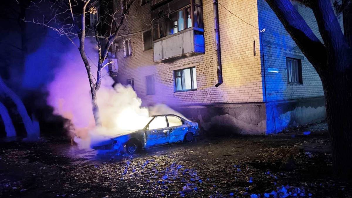 Schäden nach dem Einschlag einer russischen Drohne, wahrscheinlich iranischer Bauart, in der Ukraine. (© imago images/Anadolu Agency)