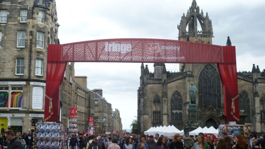 Das jährlich stattfindende Edinburgh Festival Fringe
