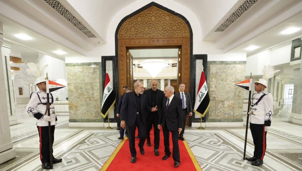 Der irakische Präsident Abdul Latif Rashid empfängt den iranischen Funktionär Ali Larijani in Bagdad