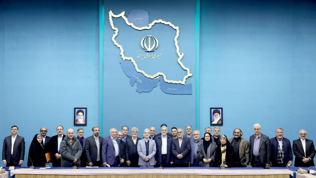 Irans Präsident Peseschkian trifft sich mit Mitgliedern der Islamischen Vereinigung der Hochschullehrer