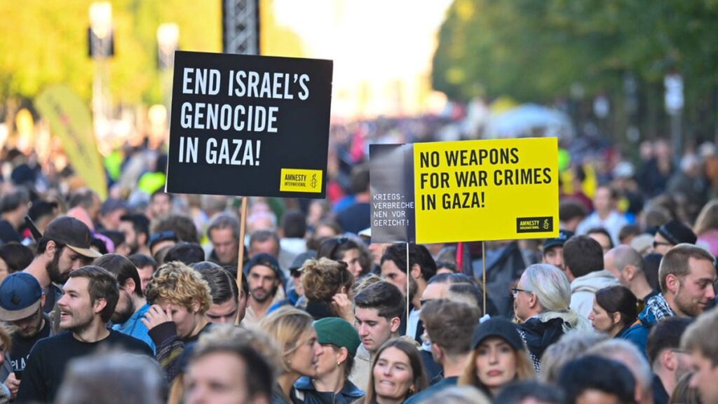 Amnesty International auf der antiisraelischen Demonstration in Berlin am Wochenende