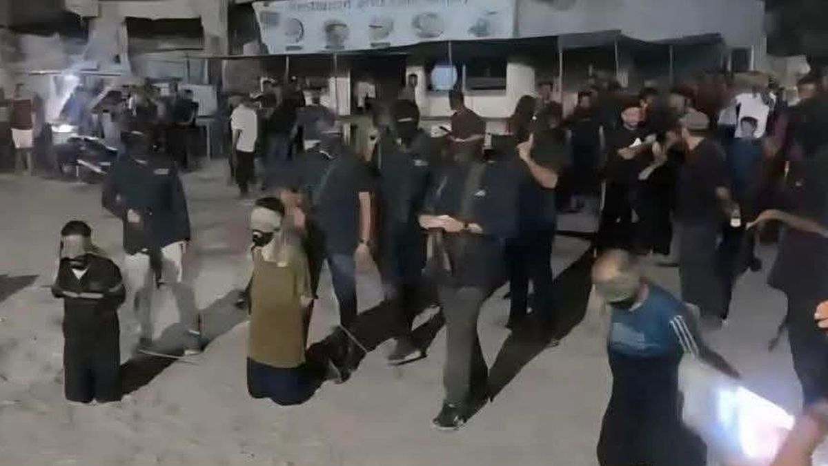Die Hamas im Gazastreifen richtet drei Männer öffentlich hin