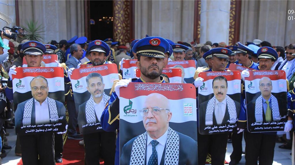 Ehrengarde der Huthi für die von Israel getöteten Führer der Miliz