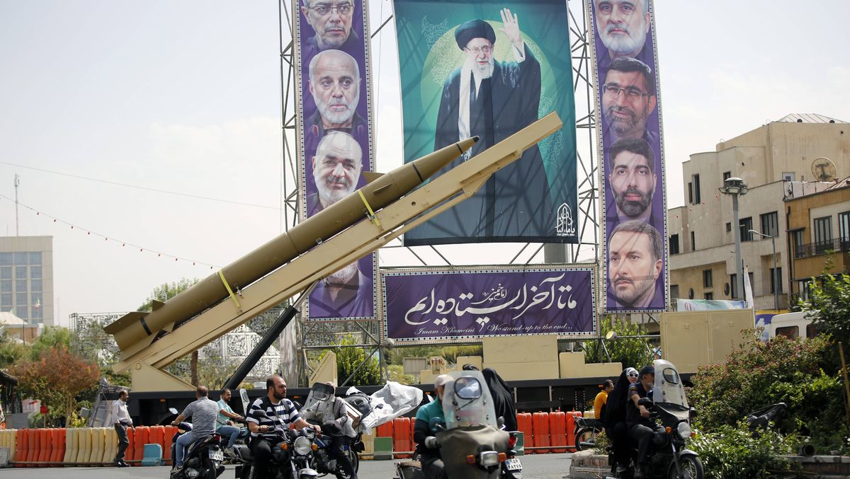 Propaganda für Irans Raketenprogramm in Teheran